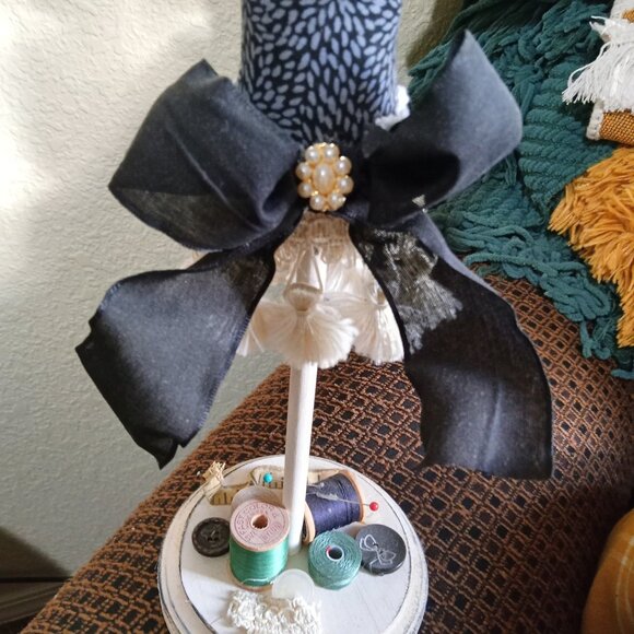 HANDMADE "MISS ANABELLE" - Picture 7 of 7